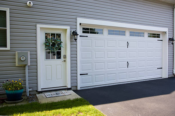 24/7 Emergency Garage Door Panel Replacement experts in Iraan, TX